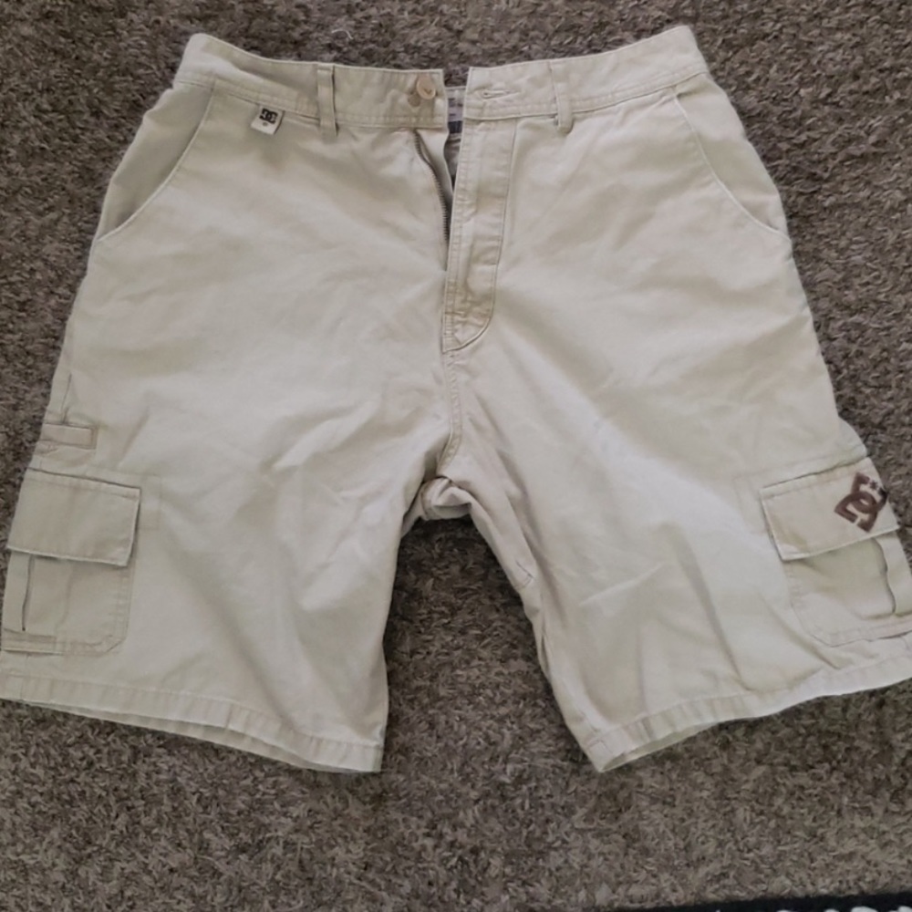 90’s Vintage trendy DCshoeCo cargo shorts